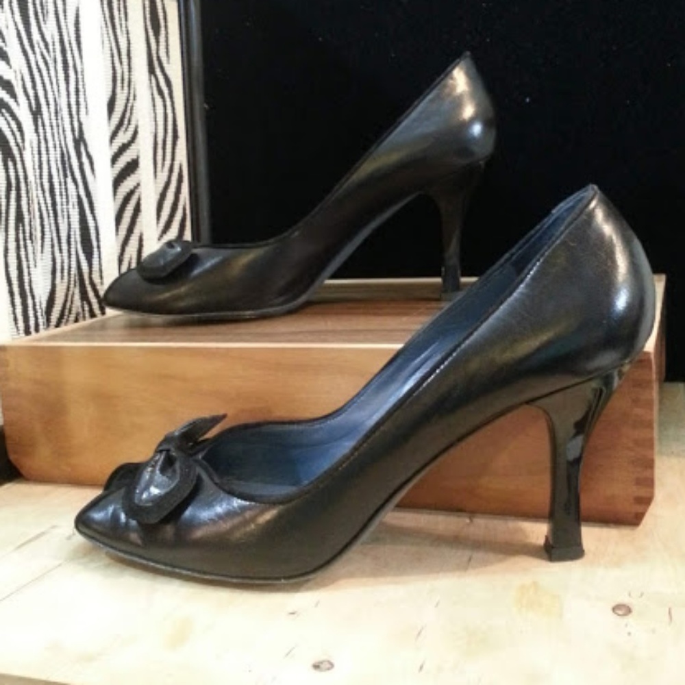 Via Spiga black leather peep toe bow pump heeled shoes sz 9
